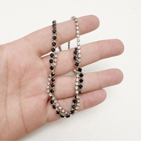 Vintage Black & Clear Prong Set Rhinestone Twisted Collar Necklace Silvertone - Picture 2 of 4